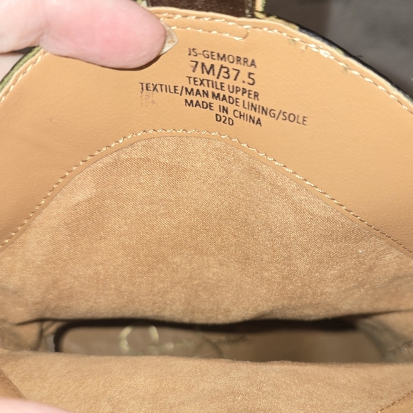 Rhinestone Studded Camo Boots - Picture 5 of 6